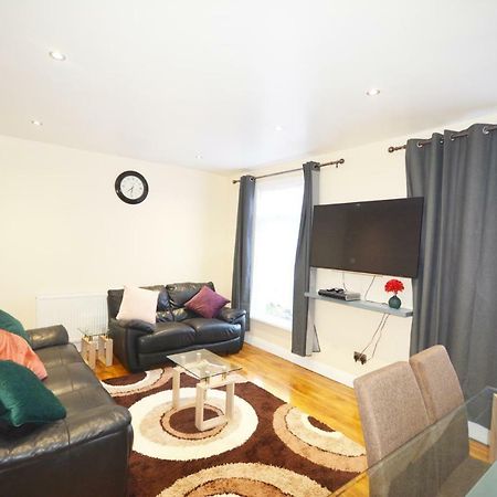 London Modern 4 Bedroom Apartment Екстериор снимка