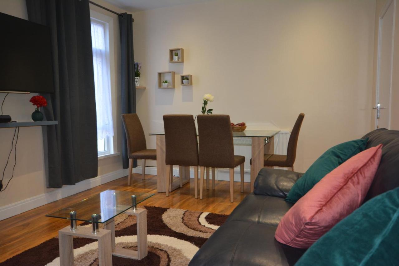 London Modern 4 Bedroom Apartment Екстериор снимка