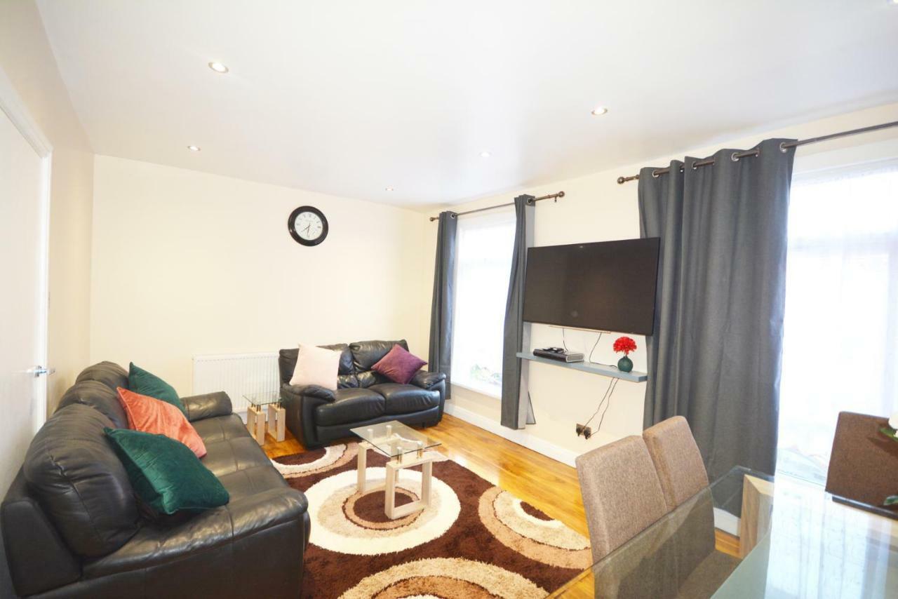 London Modern 4 Bedroom Apartment Екстериор снимка