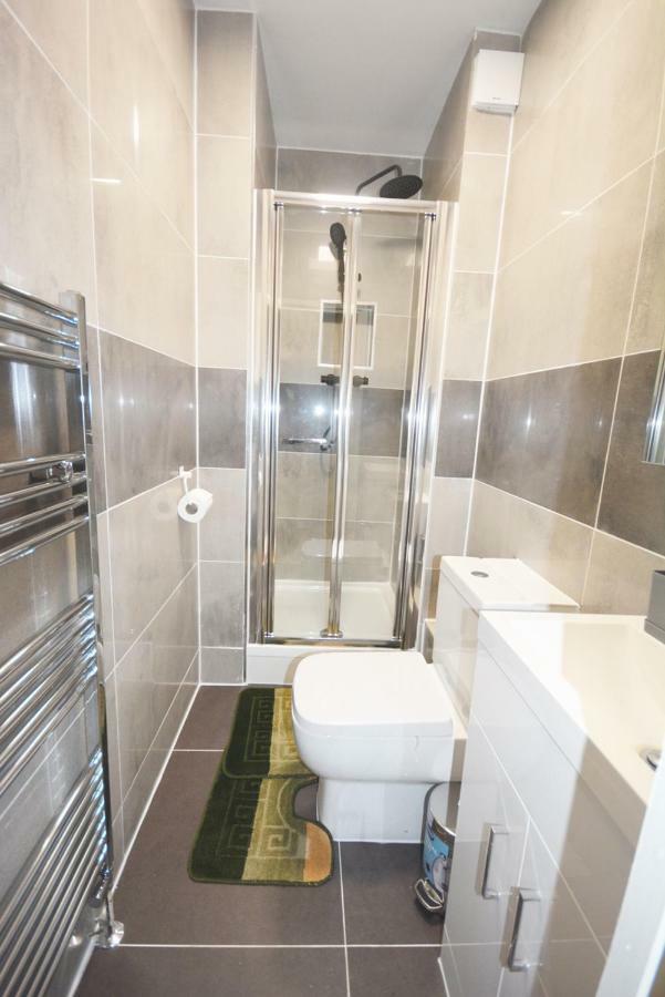 London Modern 4 Bedroom Apartment Екстериор снимка