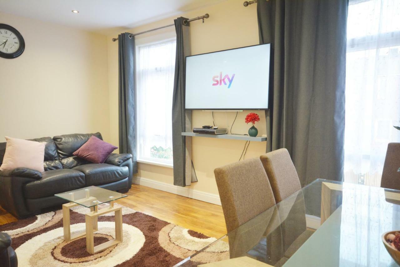 London Modern 4 Bedroom Apartment Екстериор снимка