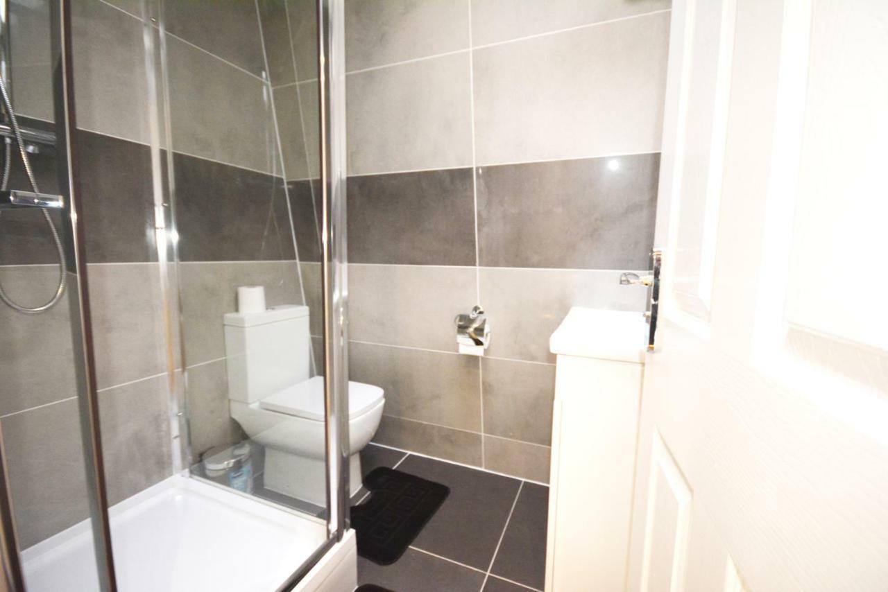 London Modern 4 Bedroom Apartment Екстериор снимка