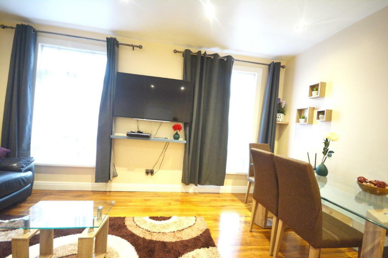 London Modern 4 Bedroom Apartment Екстериор снимка