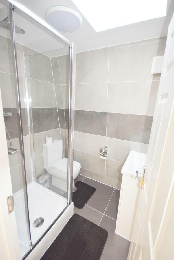 London Modern 4 Bedroom Apartment Екстериор снимка