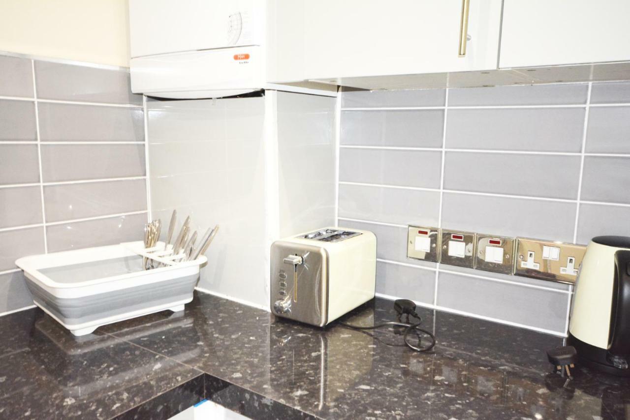 London Modern 4 Bedroom Apartment Екстериор снимка