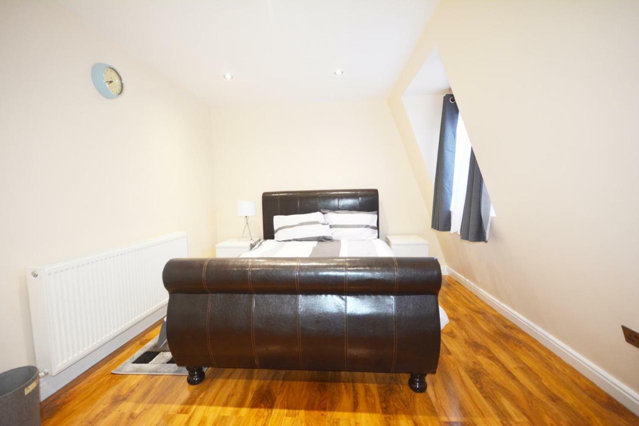London Modern 4 Bedroom Apartment Екстериор снимка