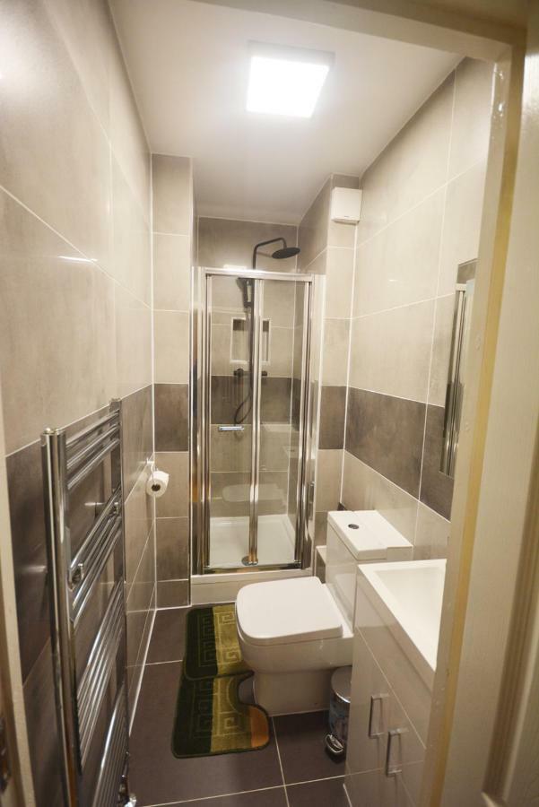 London Modern 4 Bedroom Apartment Екстериор снимка