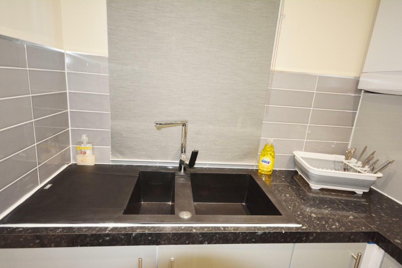 London Modern 4 Bedroom Apartment Екстериор снимка