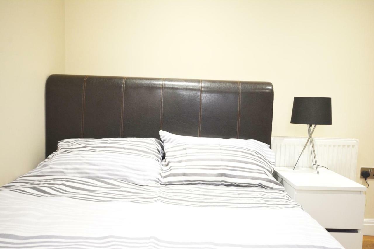 London Modern 4 Bedroom Apartment Екстериор снимка