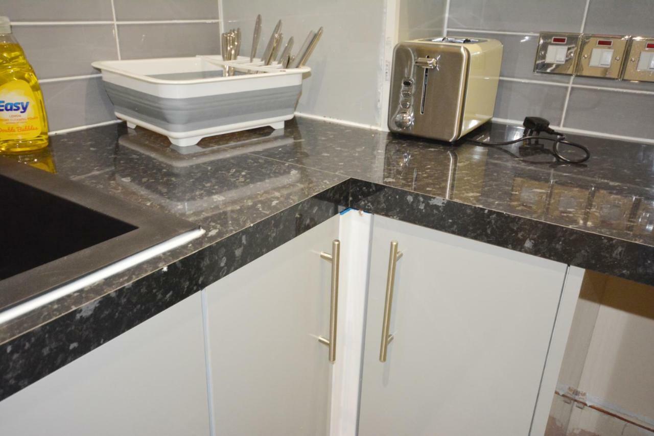 London Modern 4 Bedroom Apartment Екстериор снимка